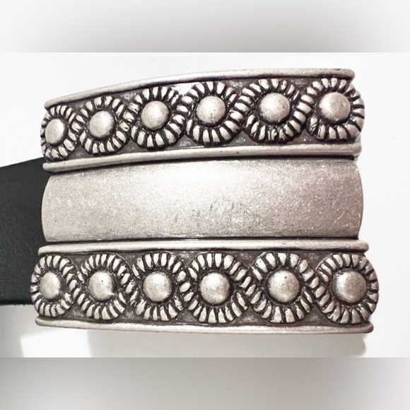 ESCADA Women’s Brushed Silver Floral Buckle with Wide Black Leather Belt VTG